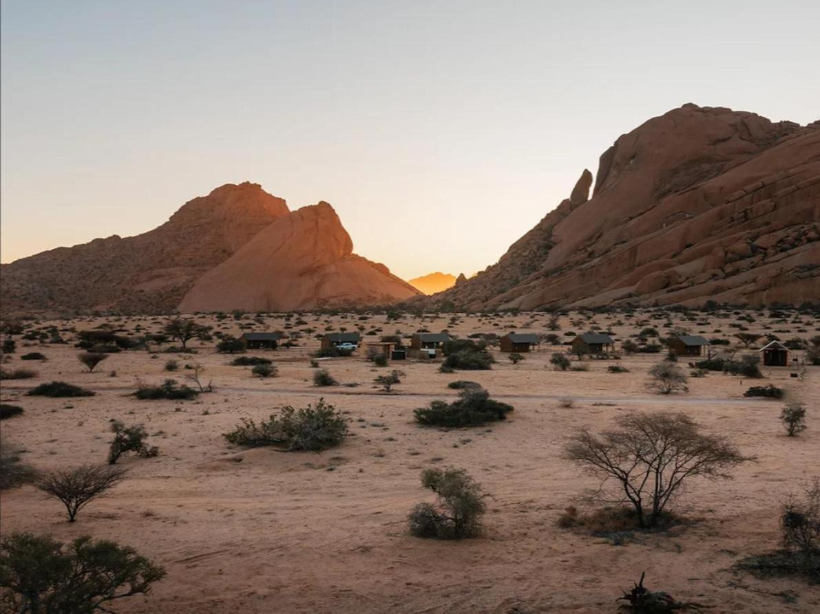 Spitzkoppe Cabin Camp Usakos Bagian luar foto