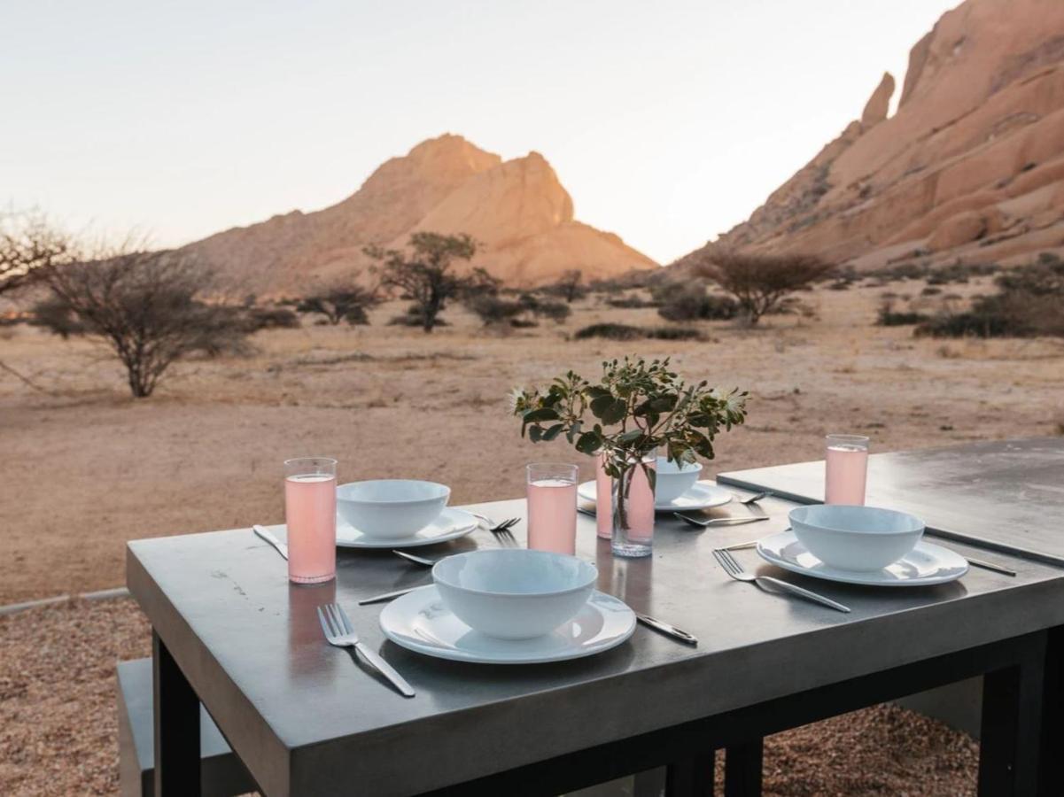Spitzkoppe Cabin Camp Usakos Bagian luar foto