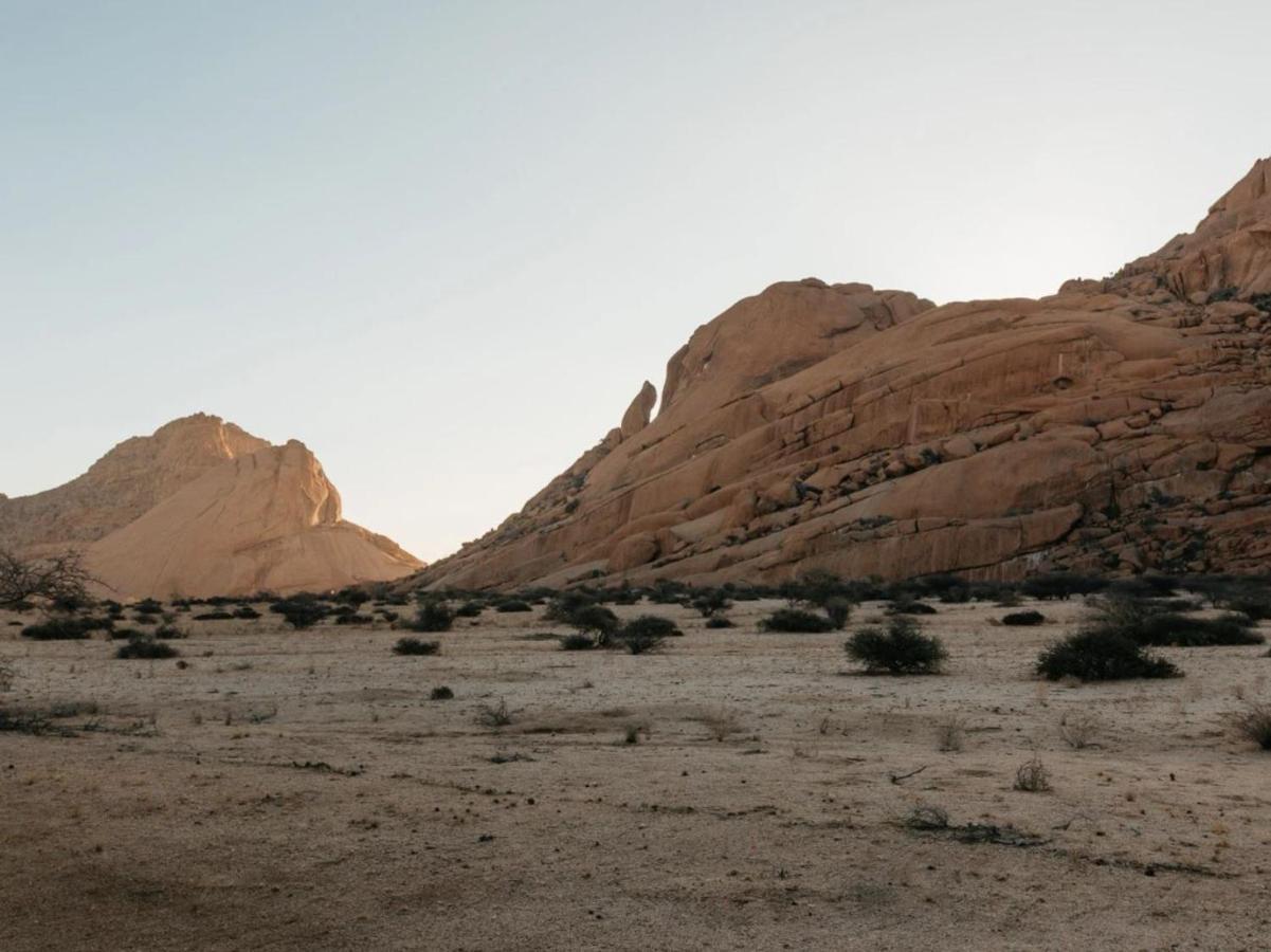 Spitzkoppe Cabin Camp Usakos Bagian luar foto